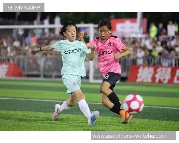 巴西球星称赞中国足球实力提升 期待更多人才涌现